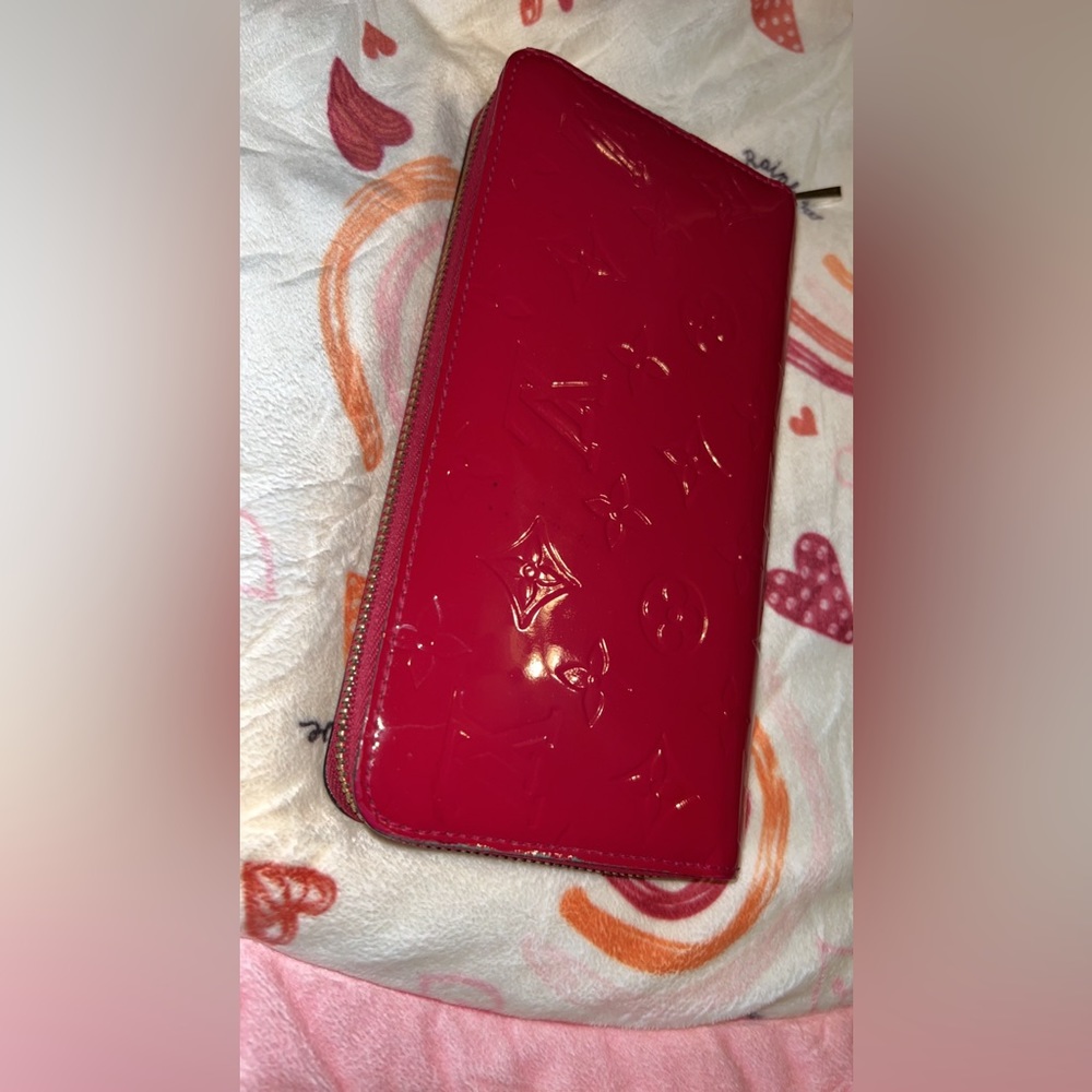Louis Vuitton Red Vernis Long Zip Wallet - Picture 4 of 11